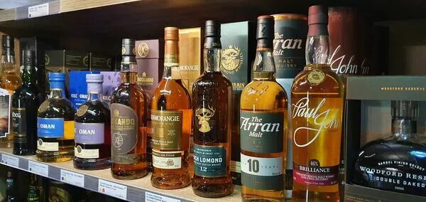 Les Whiskys / Whiskeys / Whiskies